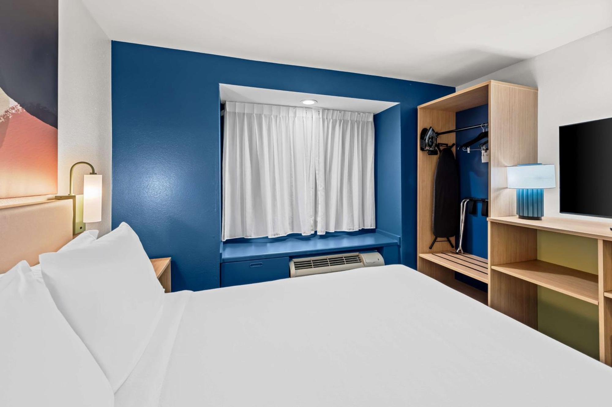 Spark By Hilton Dulles Airport Hotel
