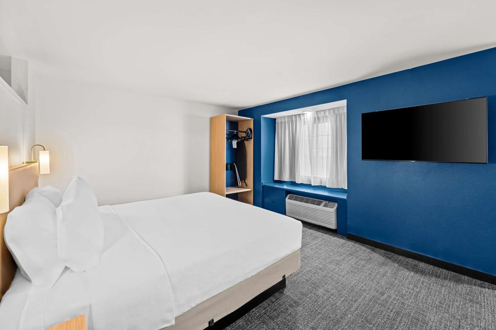 Spark By Hilton Dulles Airport 2*