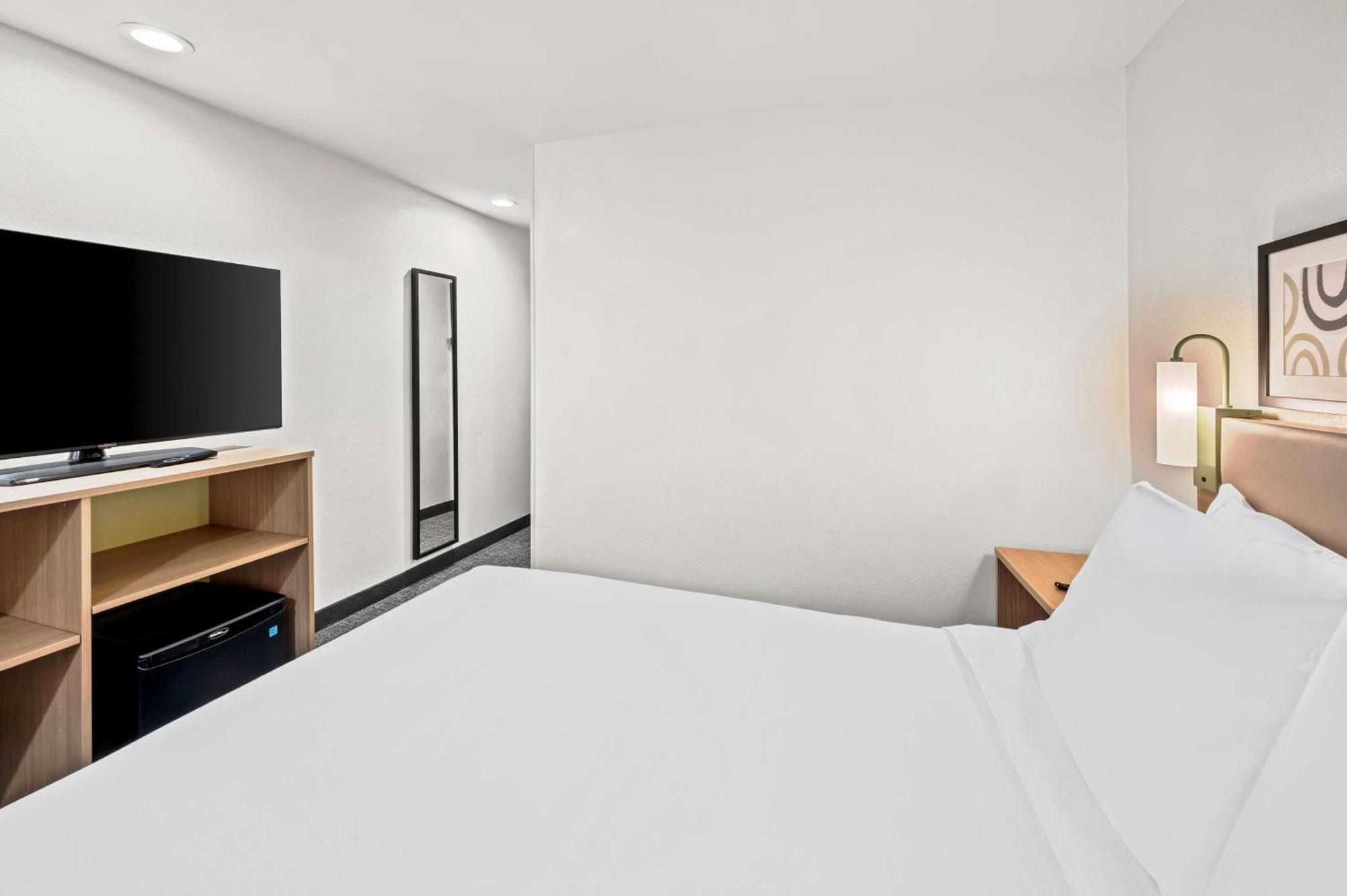 Hotel Spark By Hilton Dulles Airport