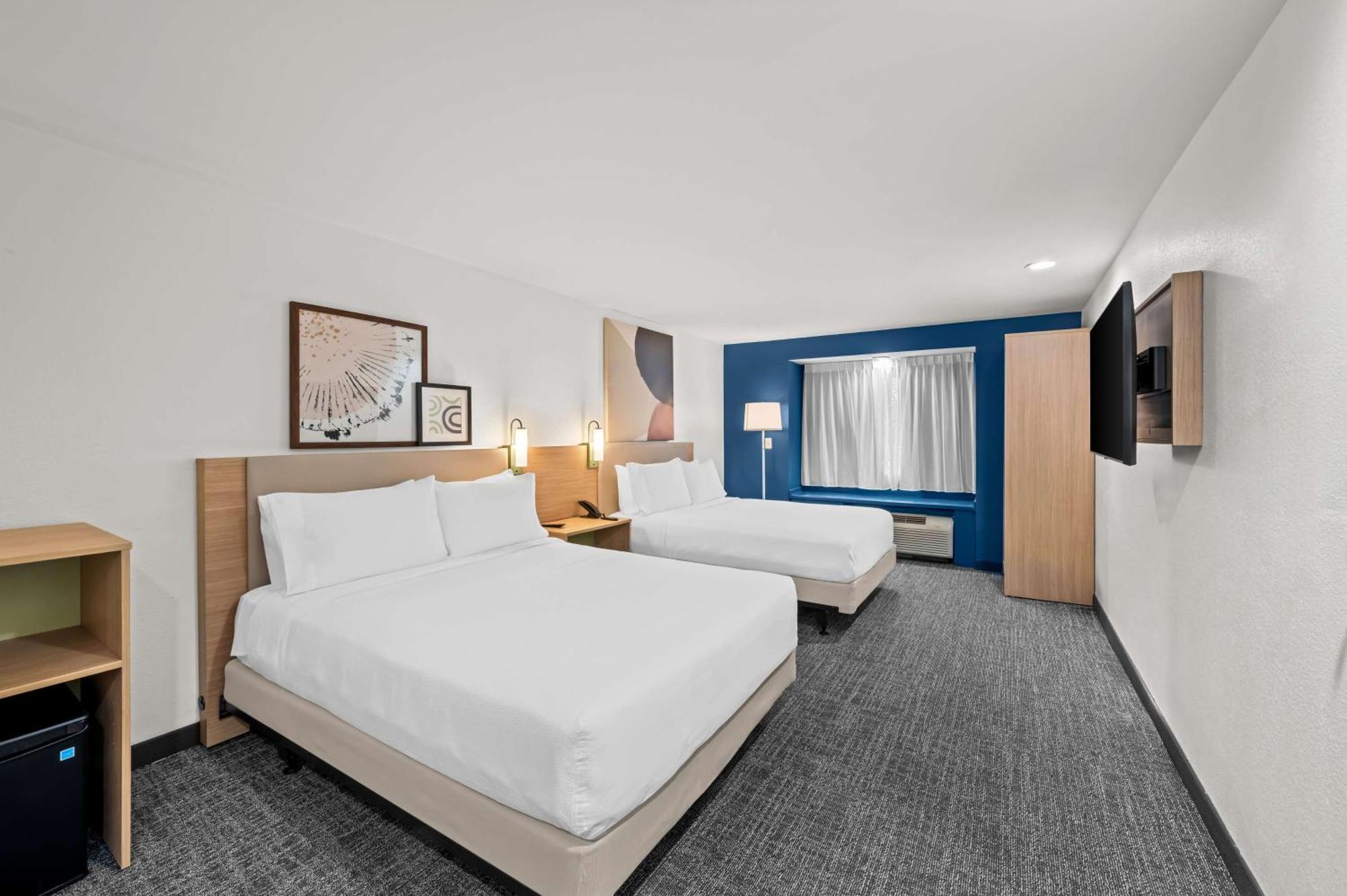 Spark By Hilton Dulles Airport 2*