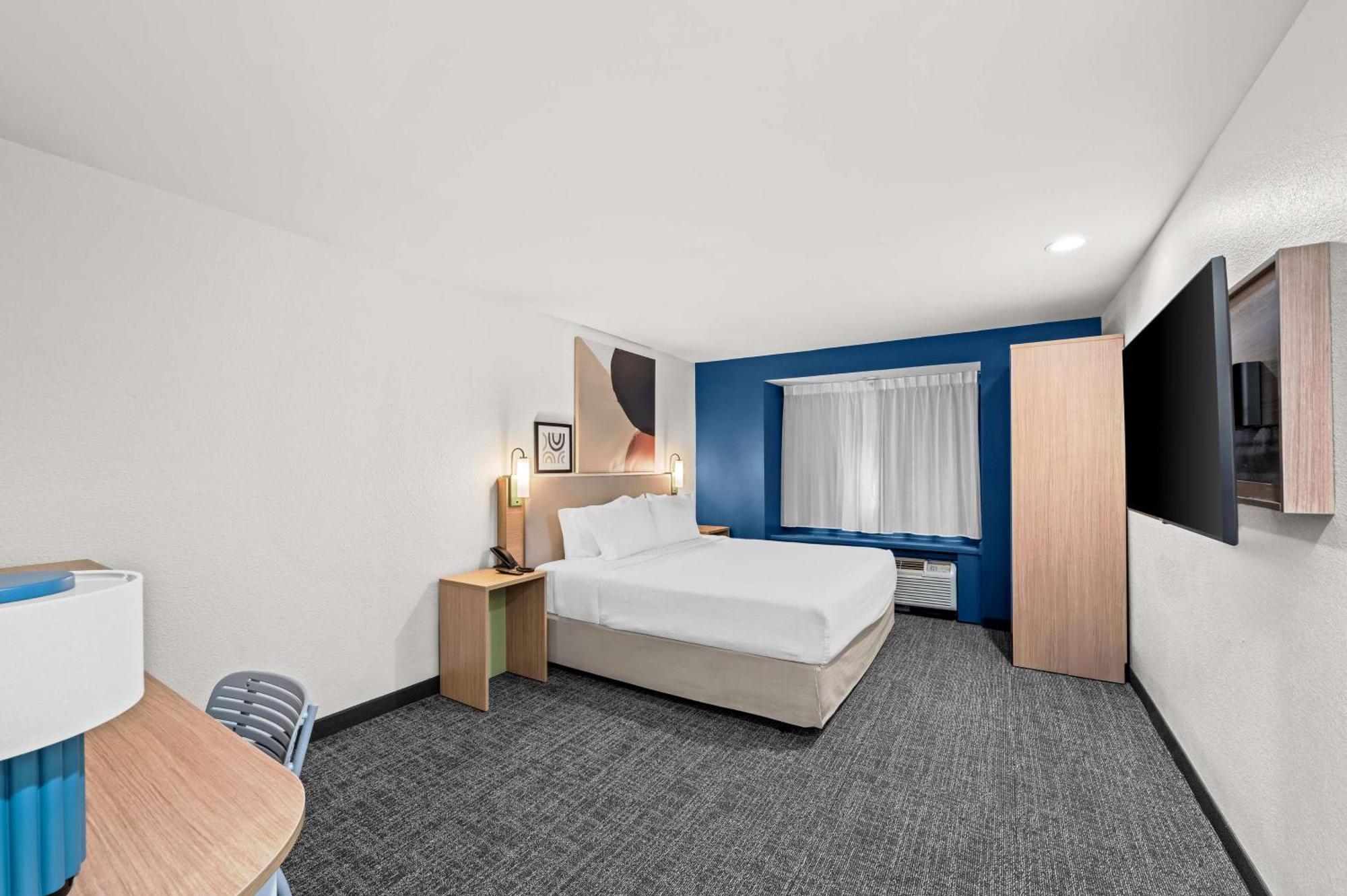 Hotel Spark By Hilton Dulles Airport