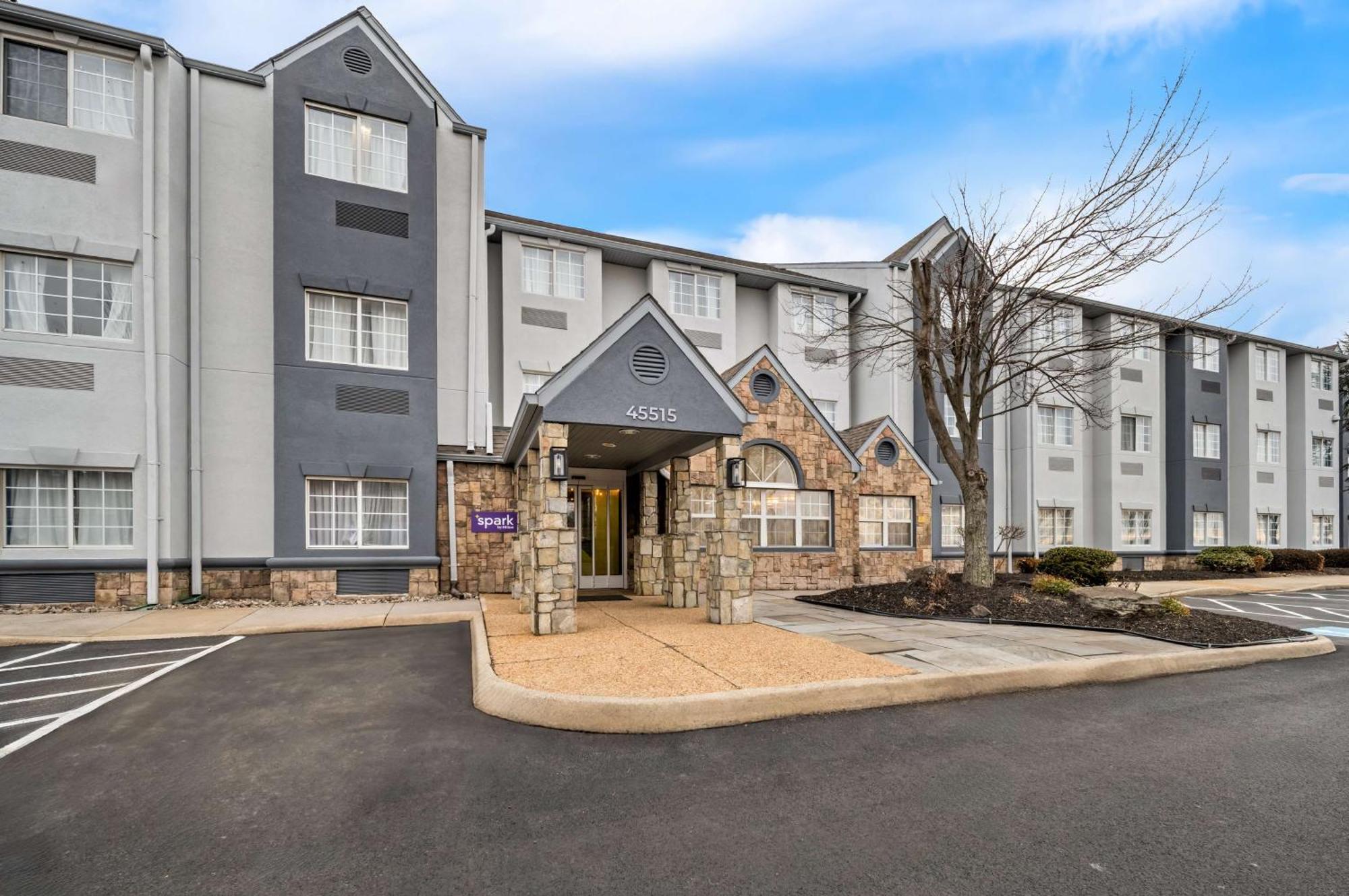 Spark By Hilton Dulles Airport Hotel 2*
