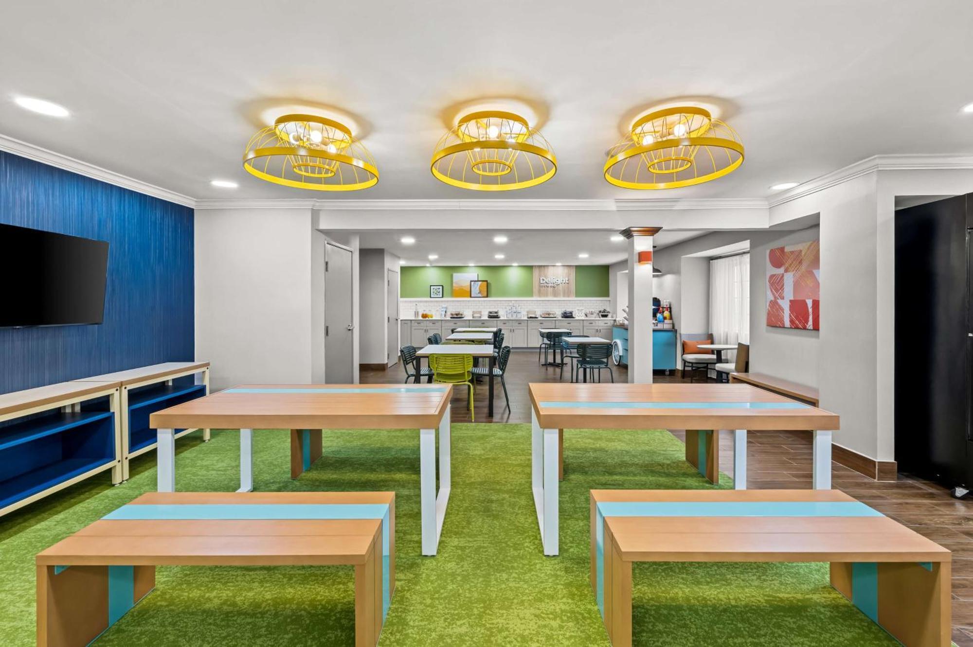 Spark By Hilton Dulles Airport Hotel Sterling